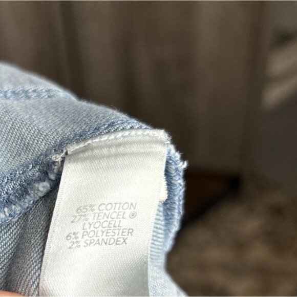 J Jill High Rise Wide Leg Jeans Patch Pockets Raw Hem Light Blue Color Size 8 - Picture 4 of 7